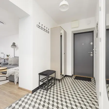 Апартаменты Elegant Grey Wspolna Srodmiescie In By Renters Варшава