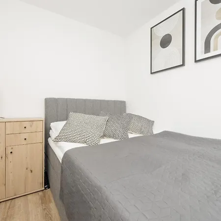 Διαμέρισμα Elegant Grey Wspolna Srodmiescie In By Renters