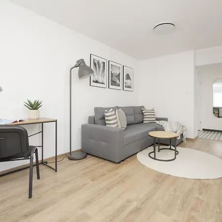 Appartamento Elegant Grey Wspolna Srodmiescie In By Renters *
