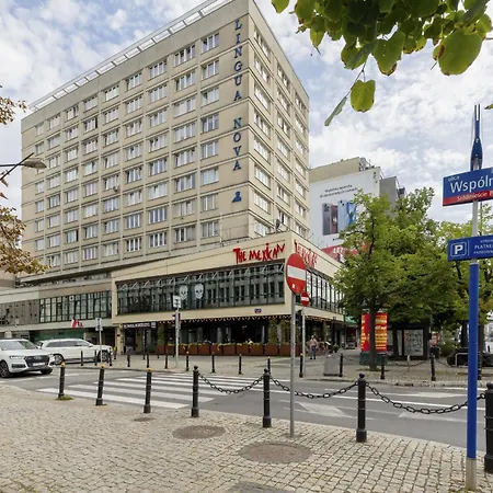 Elegant Grey Wspolna Srodmiescie In By Renters Διαμέρισμα *