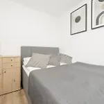Apartamento Elegant Grey Wspólna śródmieście In By Renters