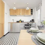 Elegant Grey Wspólna śródmieście In By Renters